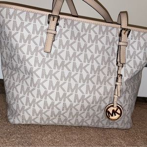 White Michael Kors tote